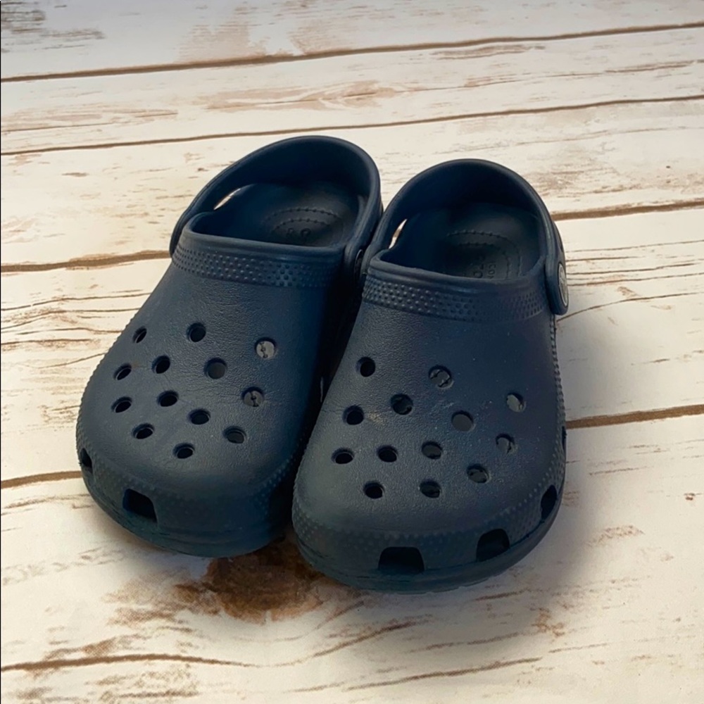 Boys navy Crocs